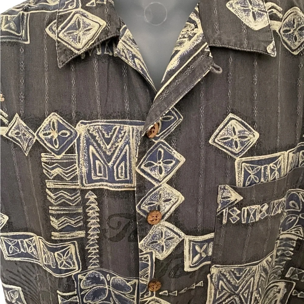 TOMMY BAHAMA gray aloha hawaiian floral shirt men M medium